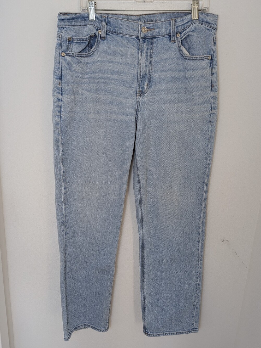 American Eagle Women’s super Straight Leg high waist blueJeans Size 14: regular
